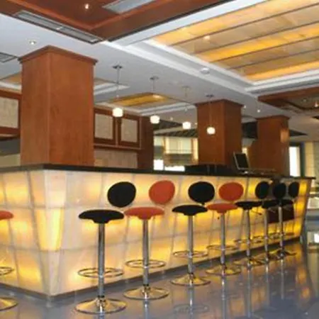 Vela Hotel Kryemedhej