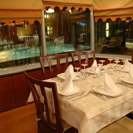 Vela Hotel 4*